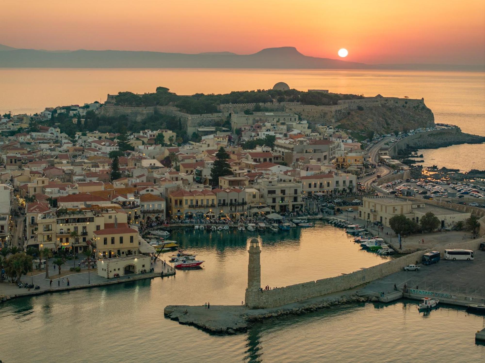 Rettimo Suites, Experience Luxury In The Heart Of Rethymno エクステリア 写真